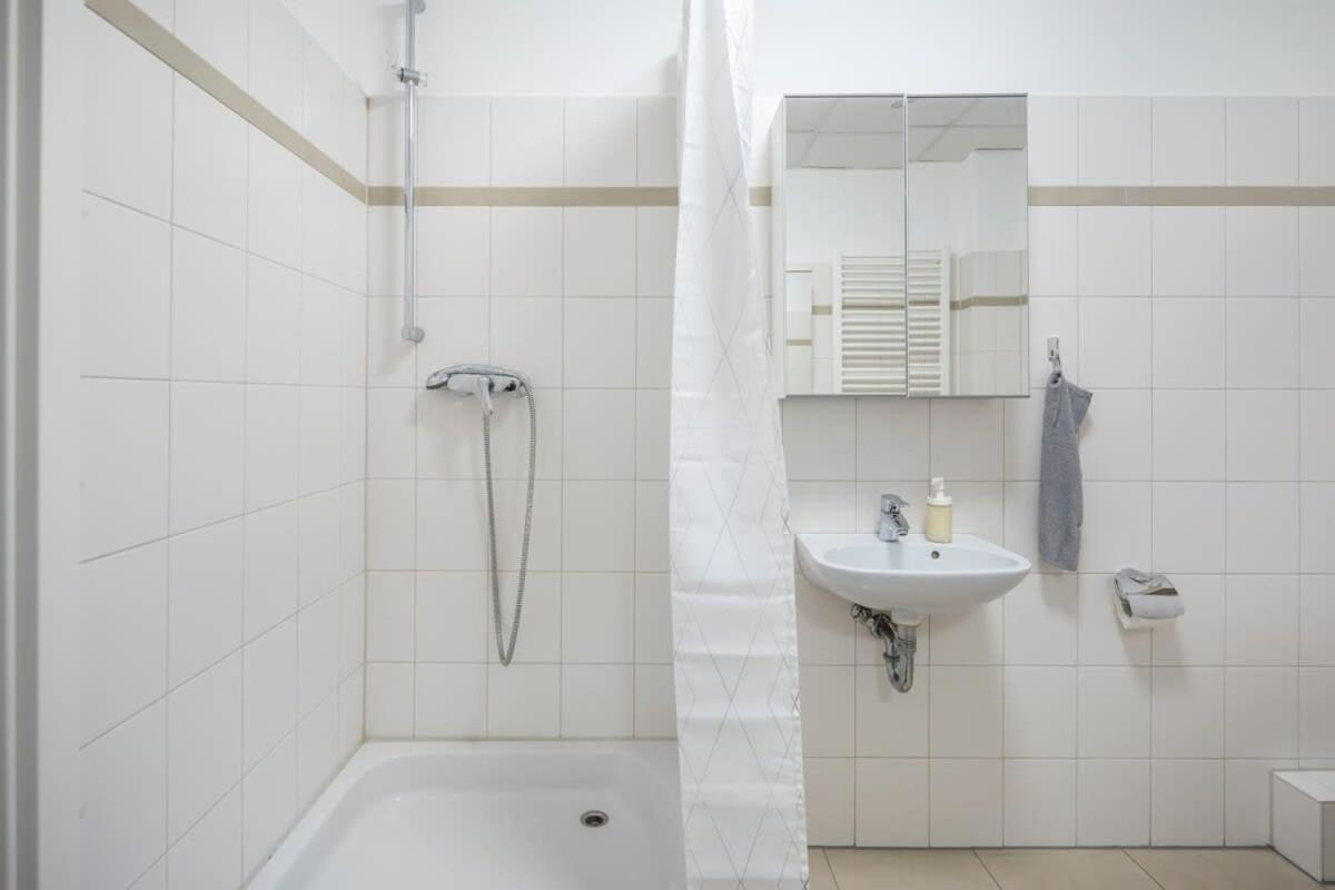 Cosy 2 Room Apartment In Hamburg Hammerbrook Extérieur photo